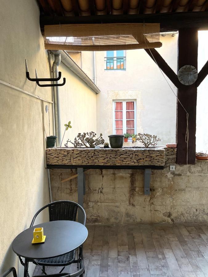 Place Aux Herbes Apartment Nimes Bagian luar foto