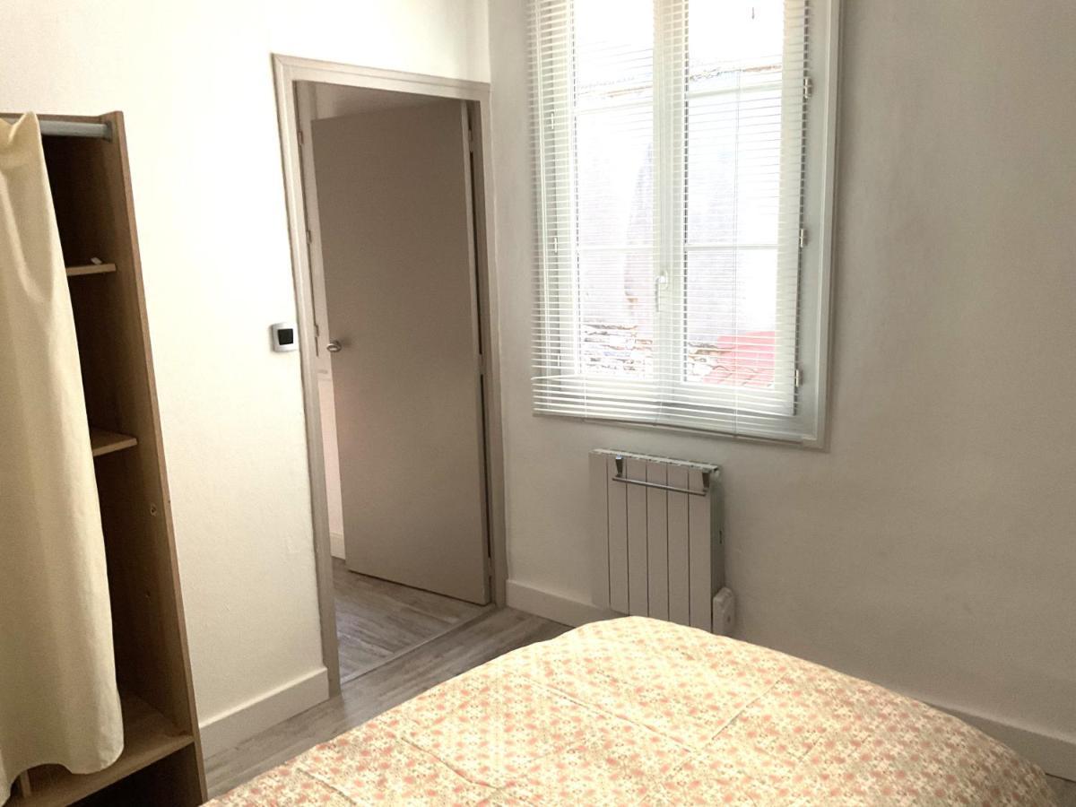 Place Aux Herbes Apartment Nimes Bagian luar foto