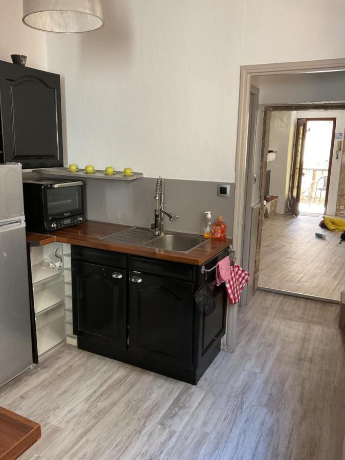 Place Aux Herbes Apartment Nimes Bagian luar foto