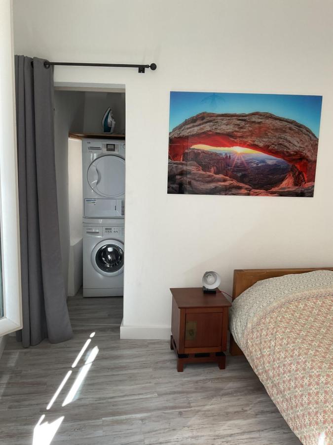 Place Aux Herbes Apartment Nimes Bagian luar foto