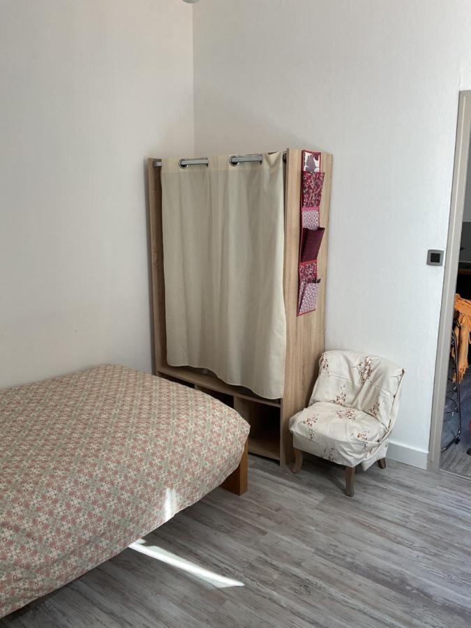 Place Aux Herbes Apartment Nimes Bagian luar foto