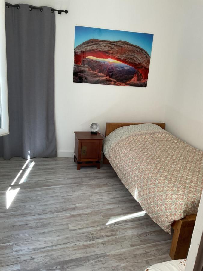 Place Aux Herbes Apartment Nimes Bagian luar foto