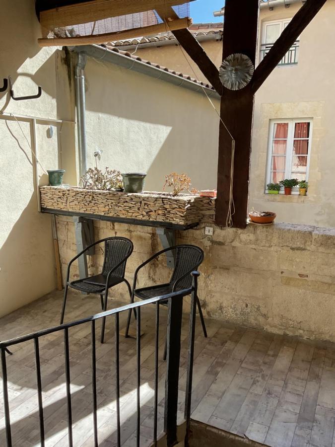 Place Aux Herbes Apartment Nimes Bagian luar foto