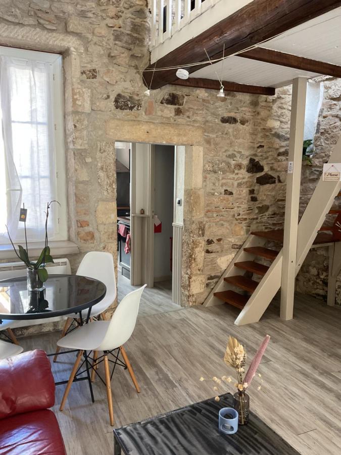 Place Aux Herbes Apartment Nimes Bagian luar foto